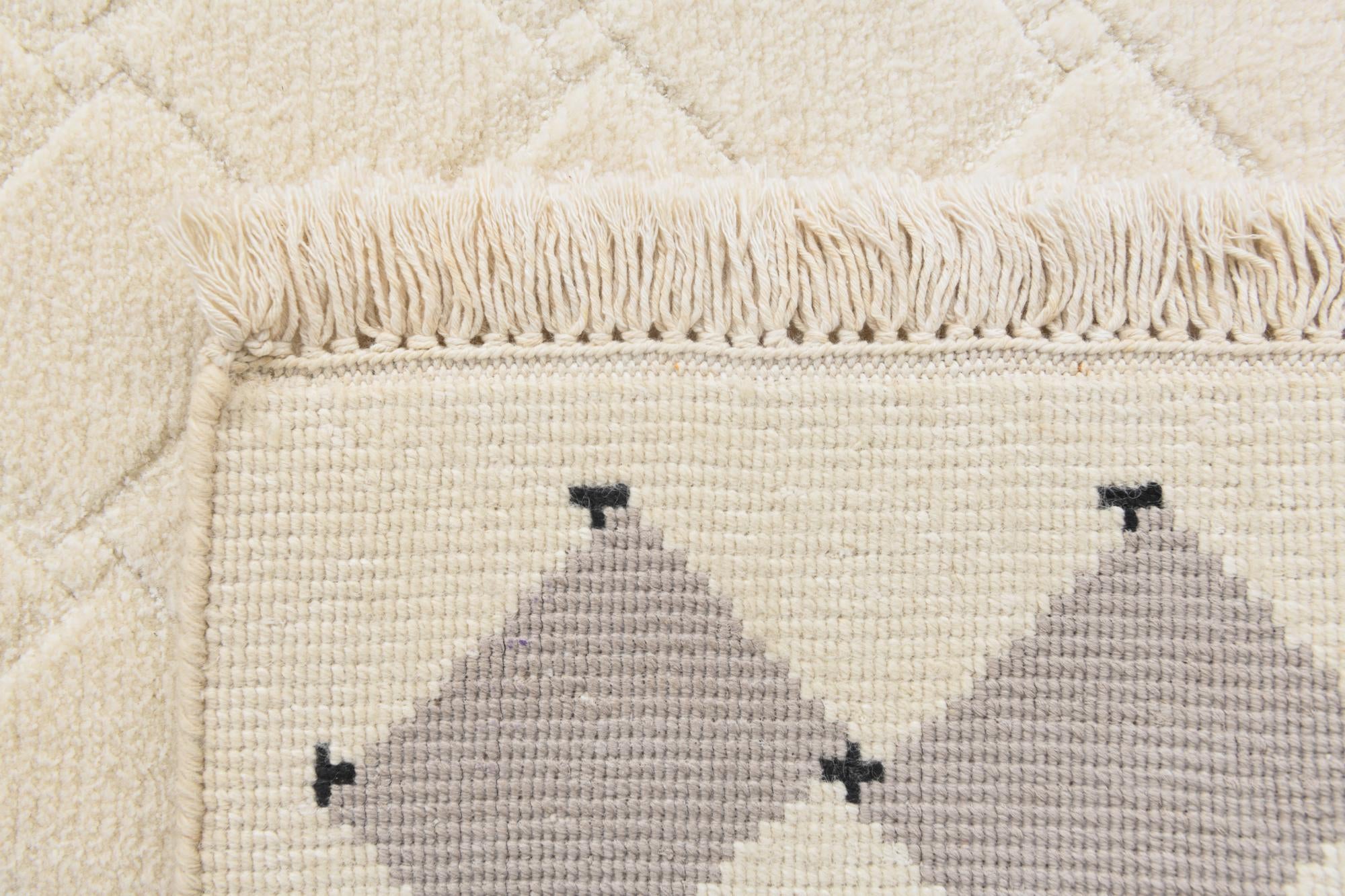 2' 11 x 5' 1 Hand Knotted Darya Wool Rug