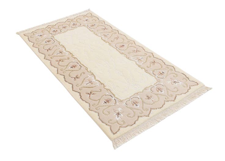 Detail image of 2' 8 x 5' Hand Knotted Darya Wool Rug