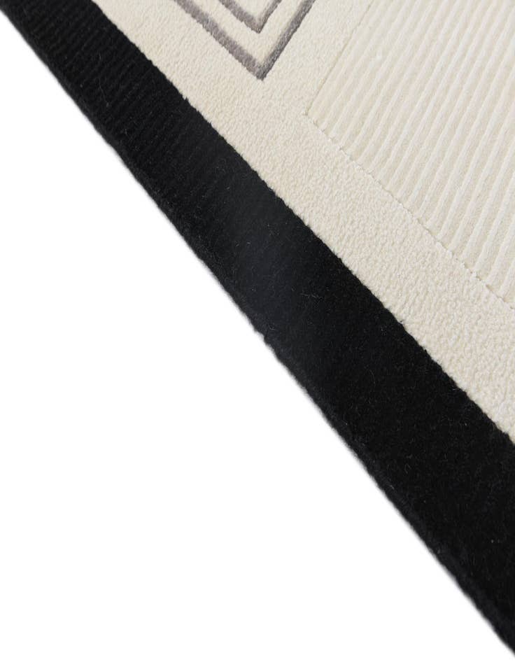 Detail image of 5' 8 x 7' 10  Hand Knotted Darya Wool Rug