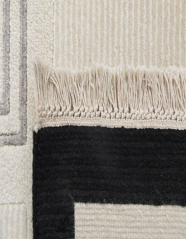 Detail image of 5' 8 x 7' 10  Hand Knotted Darya Wool Rug