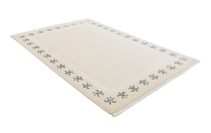 Detail image of 5' 5 x 8' Hand Knotted Darya Wool Rug