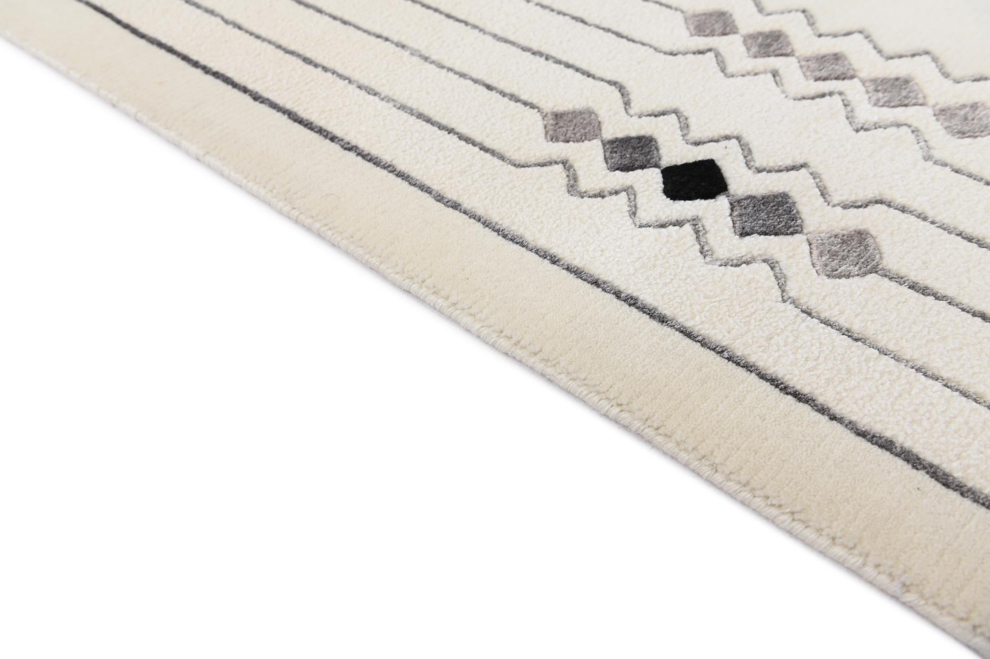 5' 7 x 7' 10 Hand Knotted Darya Wool Rug