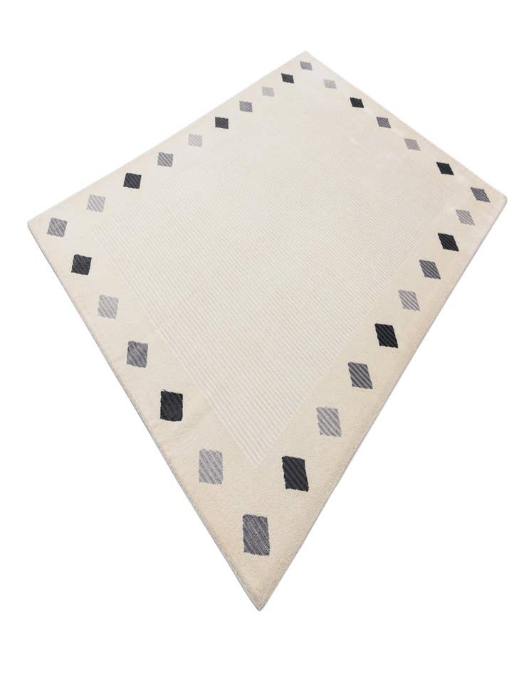 Detail image of 5' 7 x 8'  Hand Knotted Darya Wool Rug