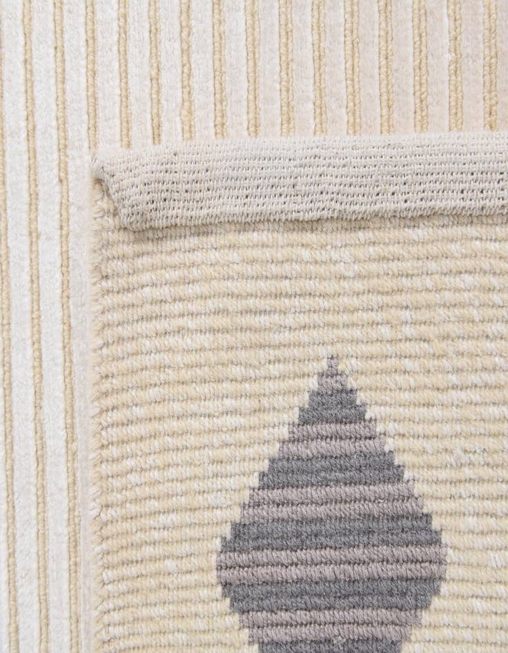 Detail image of 5' 7 x 8'  Hand Knotted Darya Wool Rug