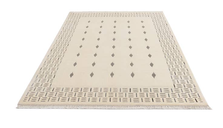 Detail image of 5' 6 x 8' Hand Knotted Darya Wool Rug