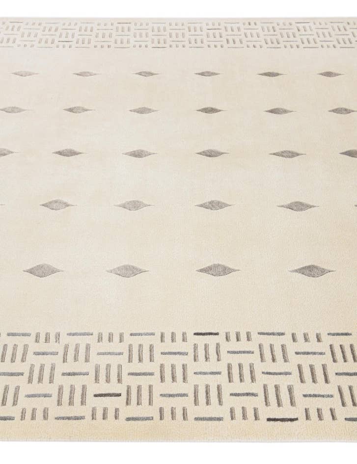 Detail image of 5' 6 x 8' Hand Knotted Darya Wool Rug