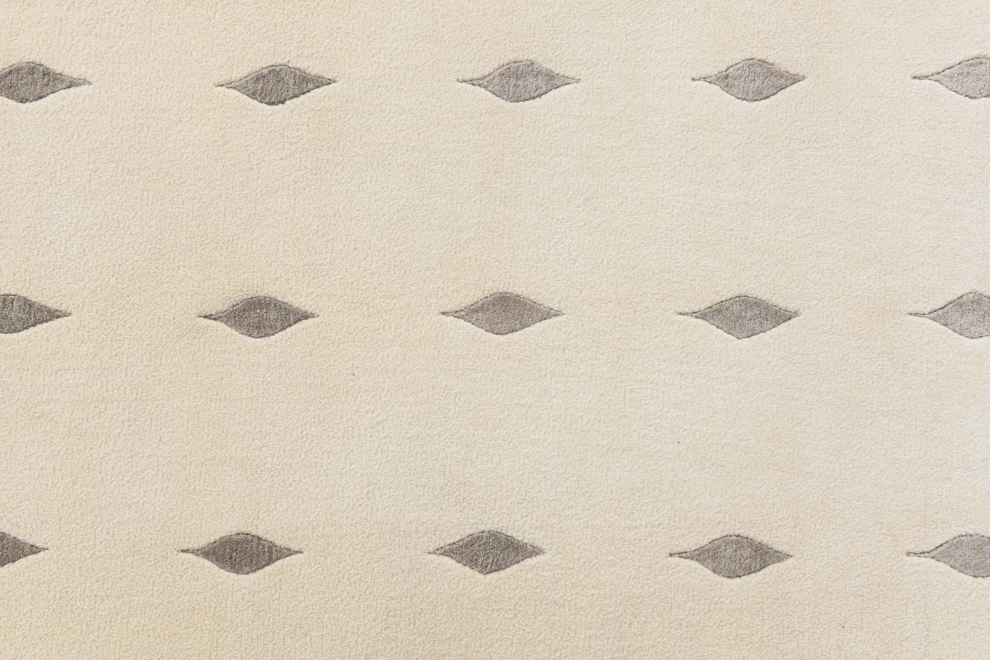 5' 6 x 8' Hand Knotted Darya Wool Rug