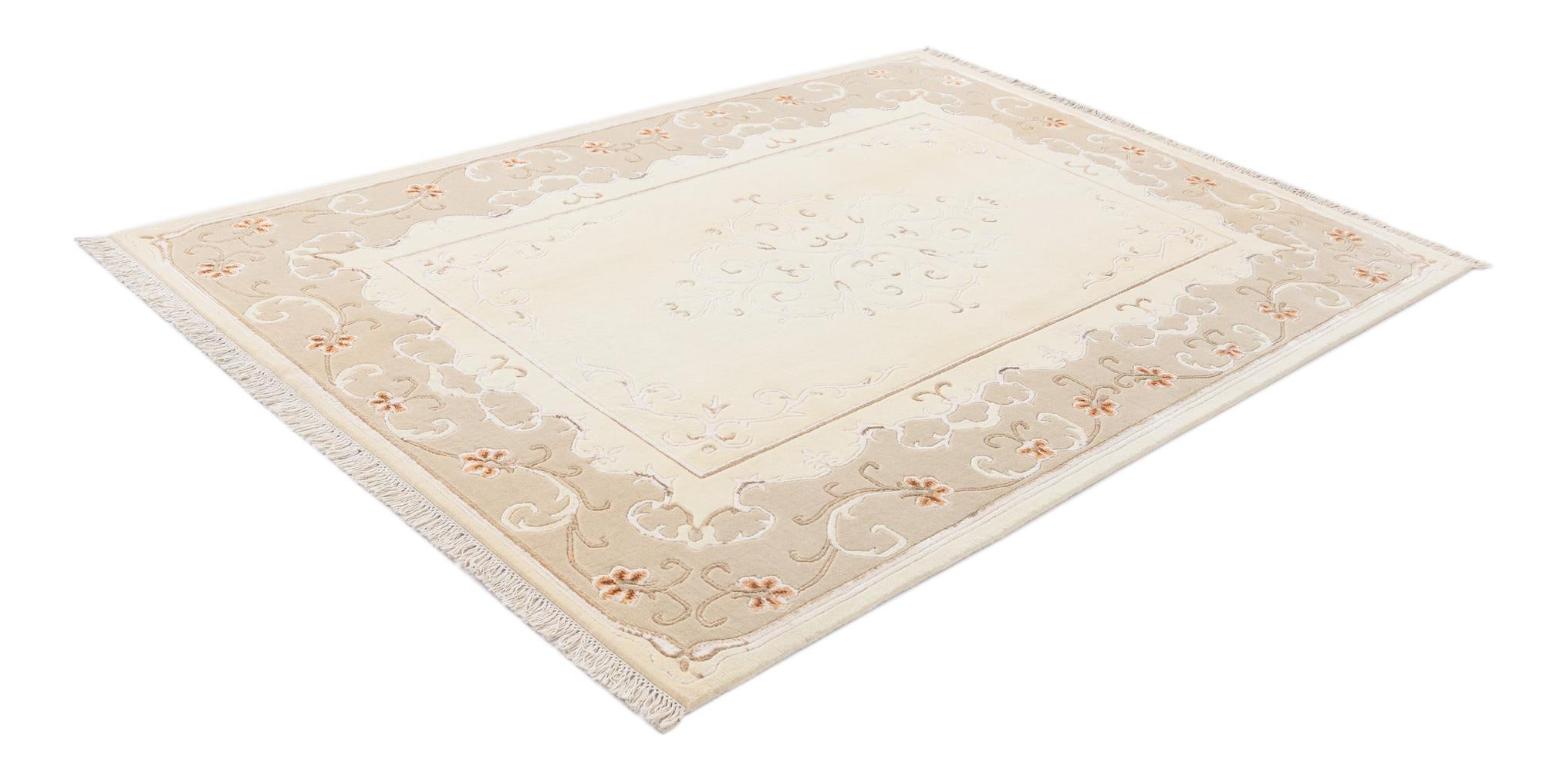 5' 7 x 7' 11 Darya Rug
