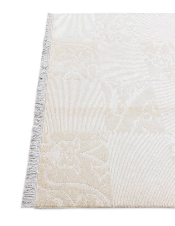 Detail image of 5' 10 x 8' Darya Rug