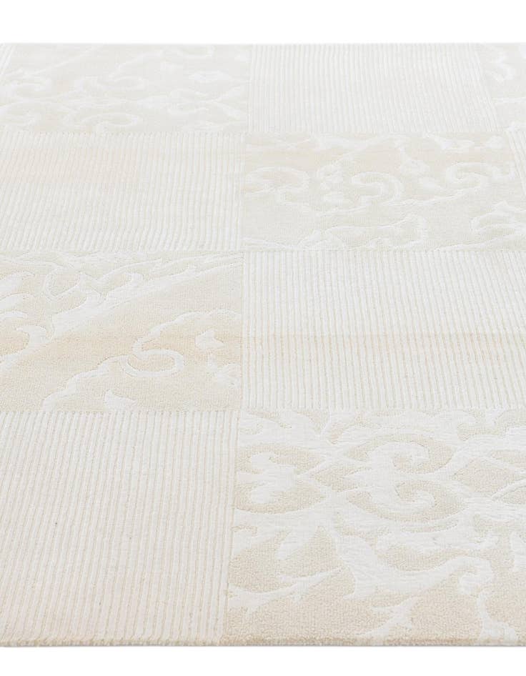 Detail image of 5' 10 x 8' Darya Rug