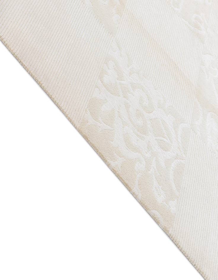 Detail image of 5' 10 x 8' Darya Rug