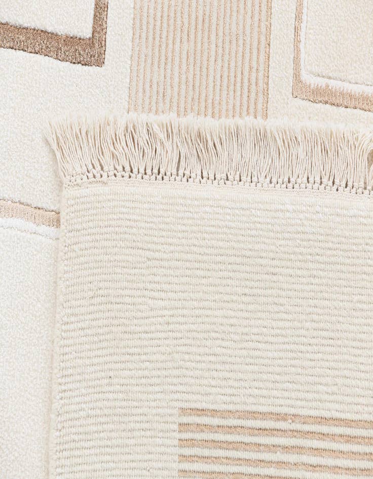 Detail image of 5' 10 x 8' Darya Rug