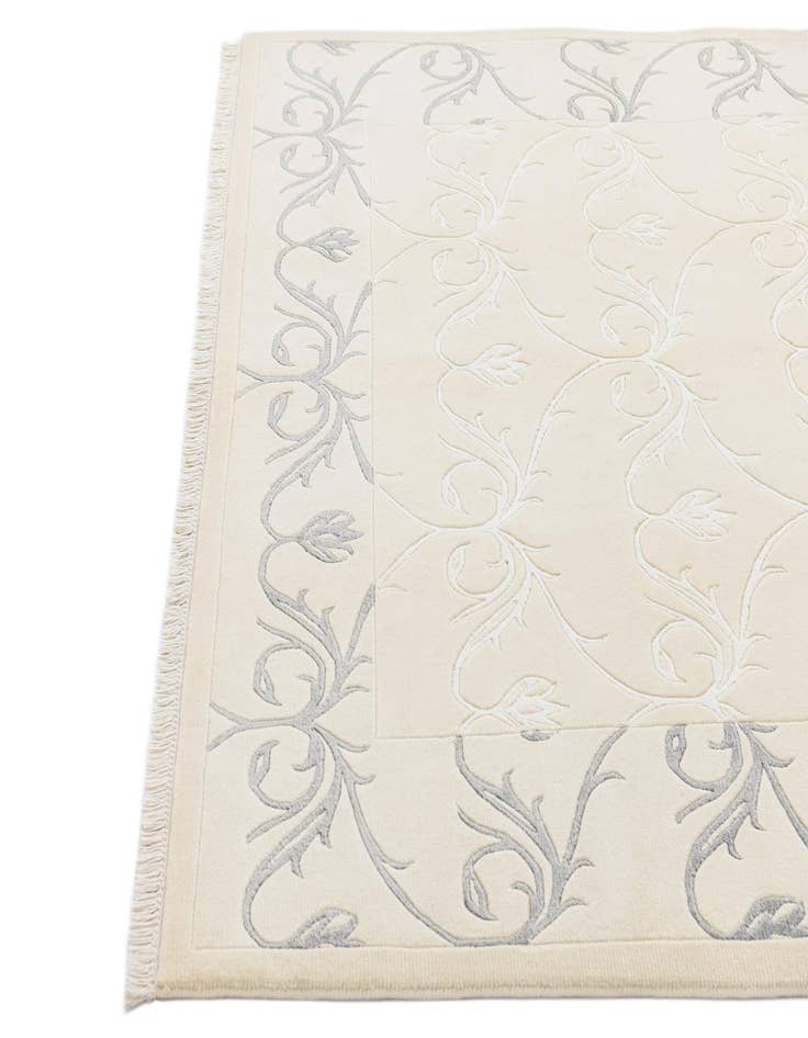 Detail image of 5' 6 x 7' 10 Darya Rug