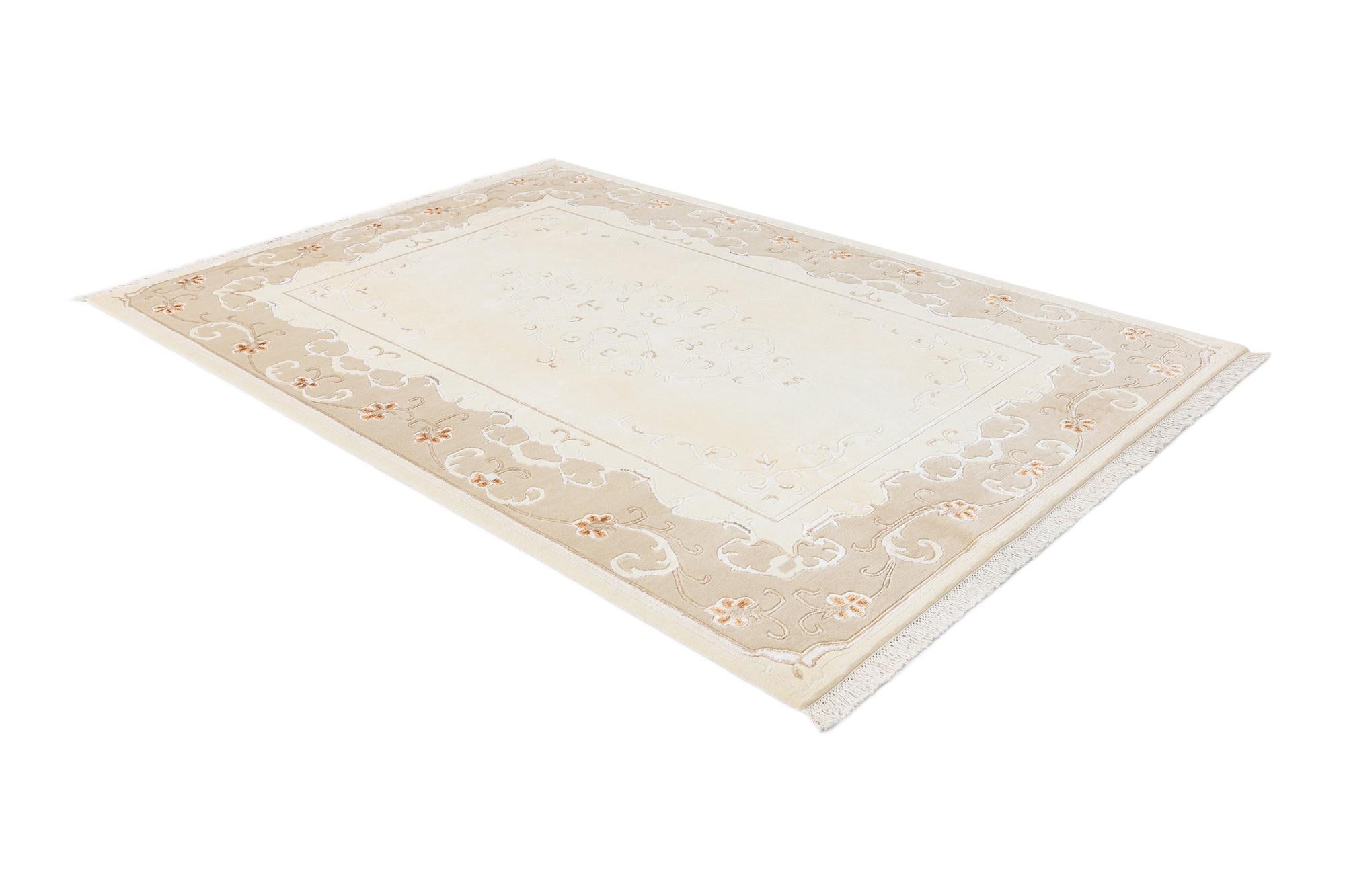 5' 9 x 8' Darya Rug