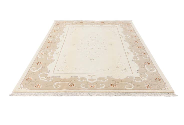 Detail image of 5' 9 x 8' Darya Rug