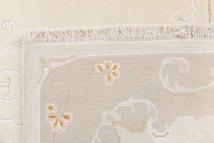5' 9 x 8' Darya Rug