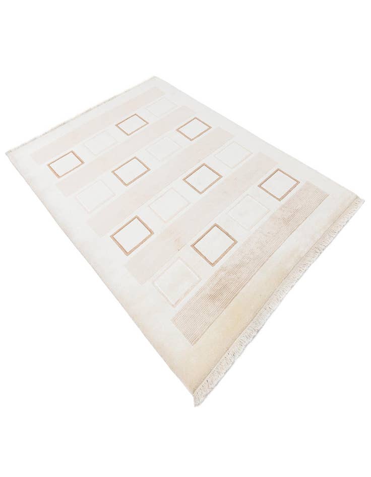 Detail image of 5' 9 x 8' Darya Rug