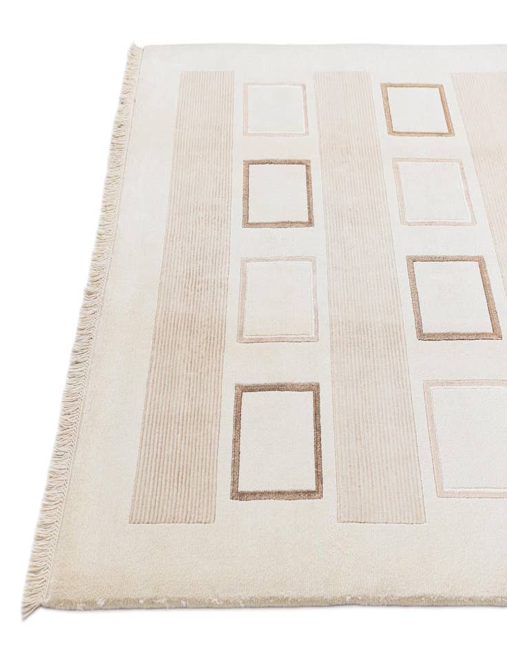 Detail image of 5' 9 x 8' Darya Rug