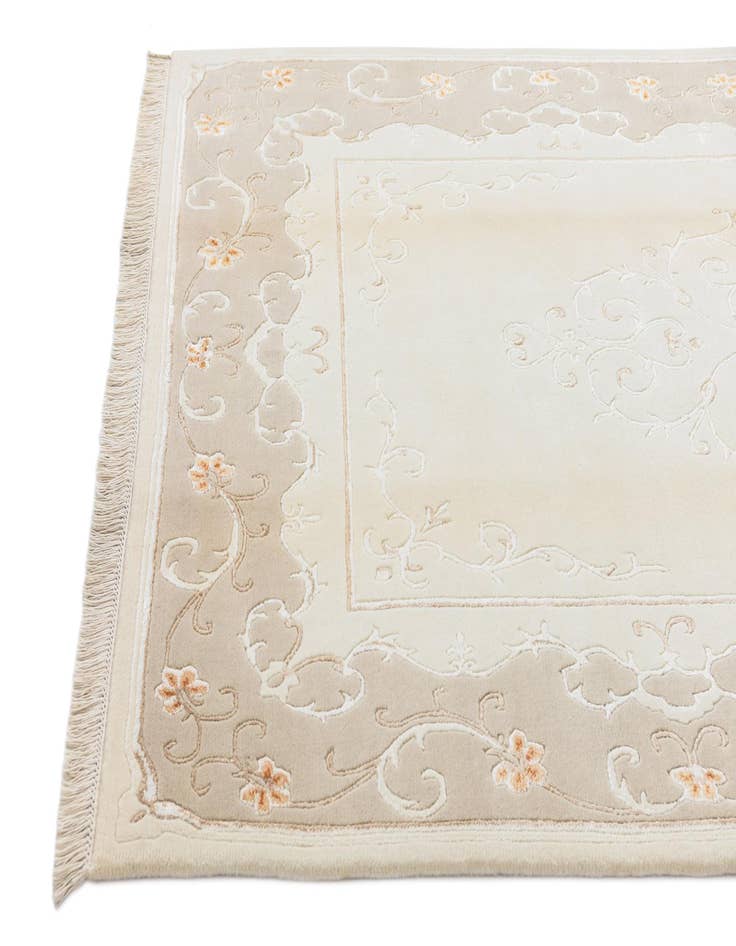 Detail image of 5' 7 x 8' Darya Rug