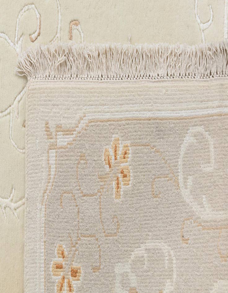 Detail image of 5' 7 x 8' Darya Rug