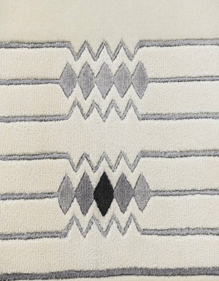 Detail image of 5' 7 x 8' 1 Darya Rug