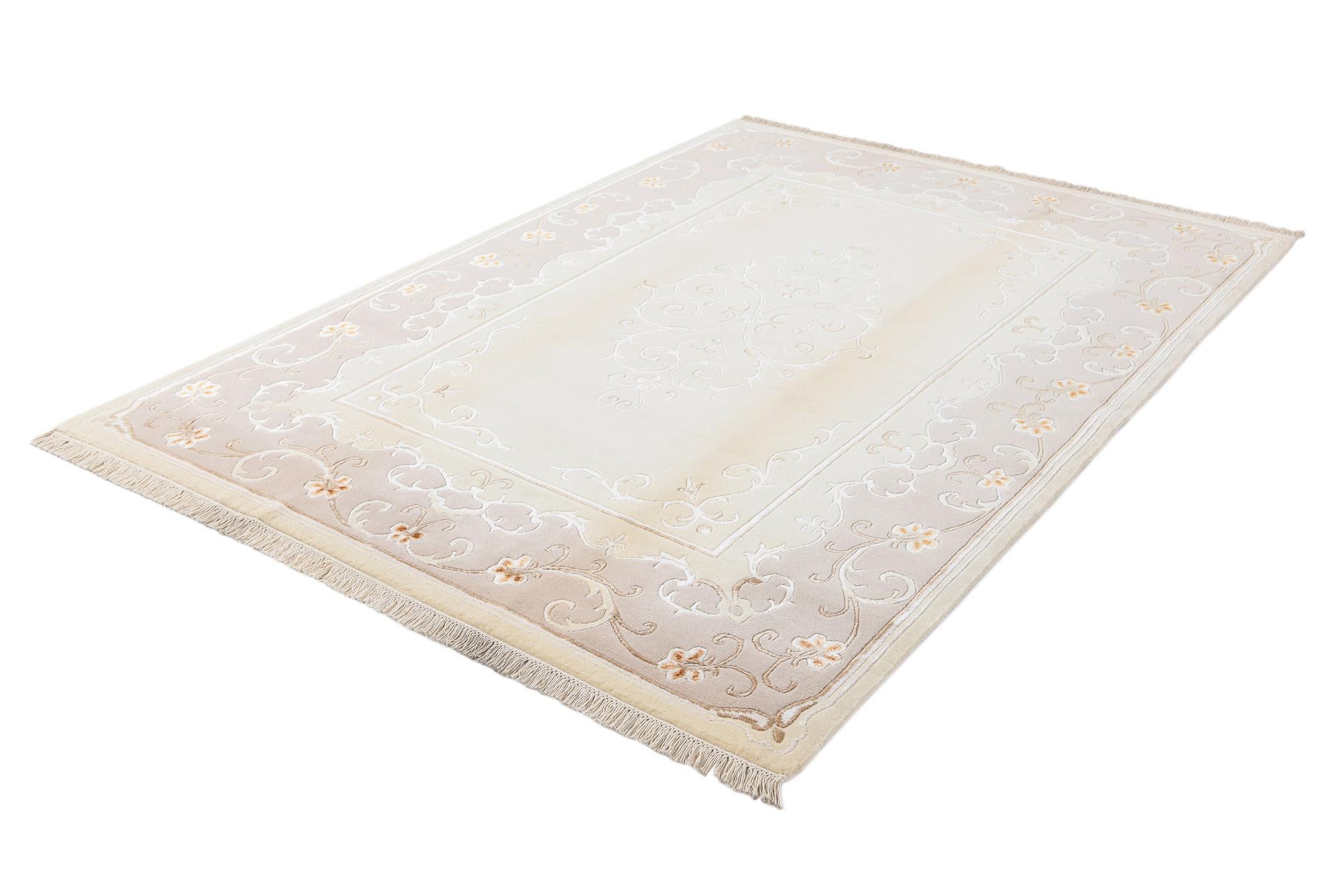 5' 9 x 8' Darya Rug