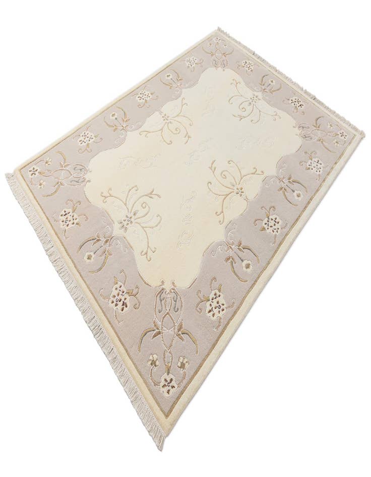 Detail image of 5' 9 x 8' Darya Rug