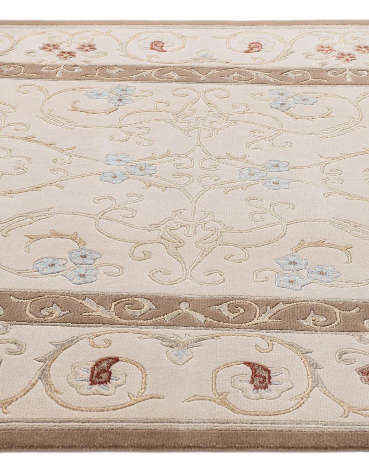 Detail image of 5' 9 x 7' 10 Darya Rug