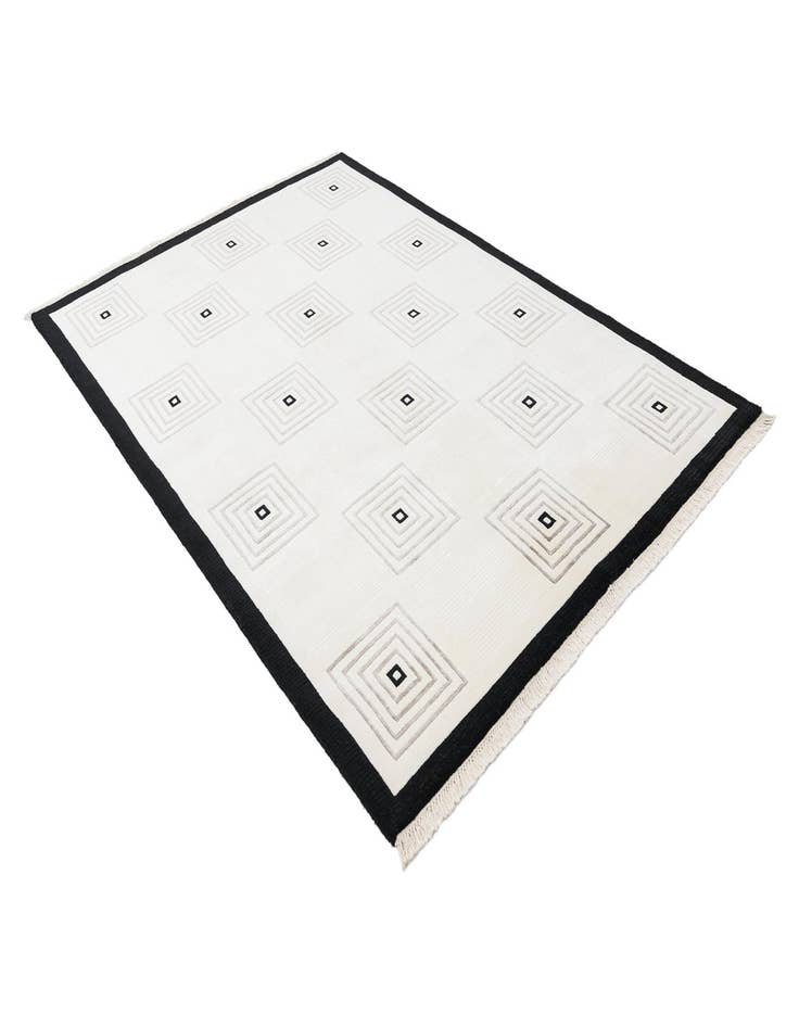 Detail image of 5' 7 x 7' 10 Darya Rug