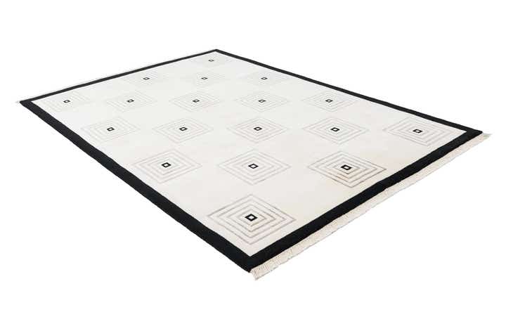 5' 7 x 7' 10 Darya Rug