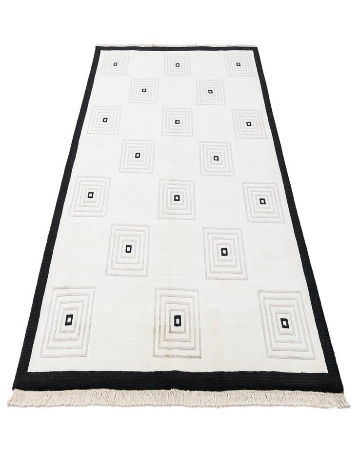 Detail image of 5' 7 x 7' 10 Darya Rug