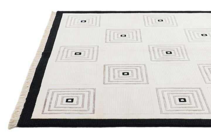 5' 7 x 7' 10 Darya Rug