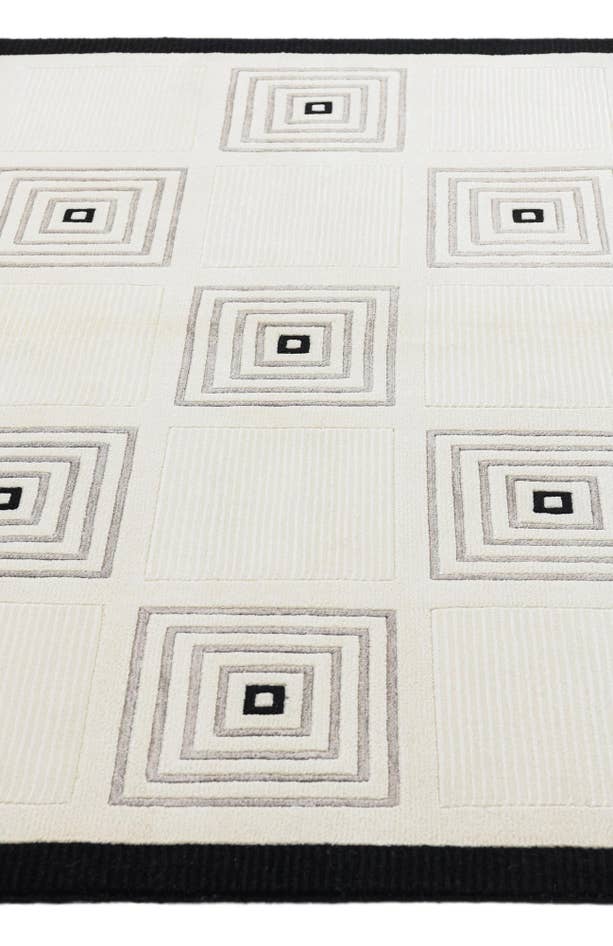 Detail image of 5' 7 x 7' 10 Darya Rug