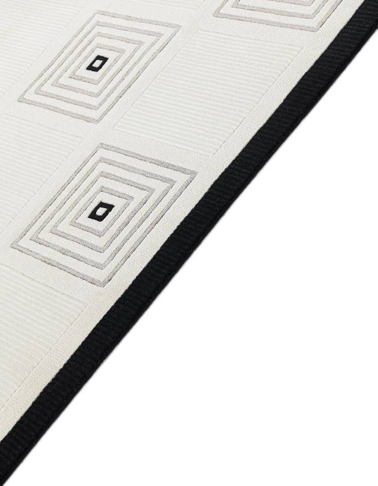 Detail image of 5' 7 x 7' 10 Darya Rug