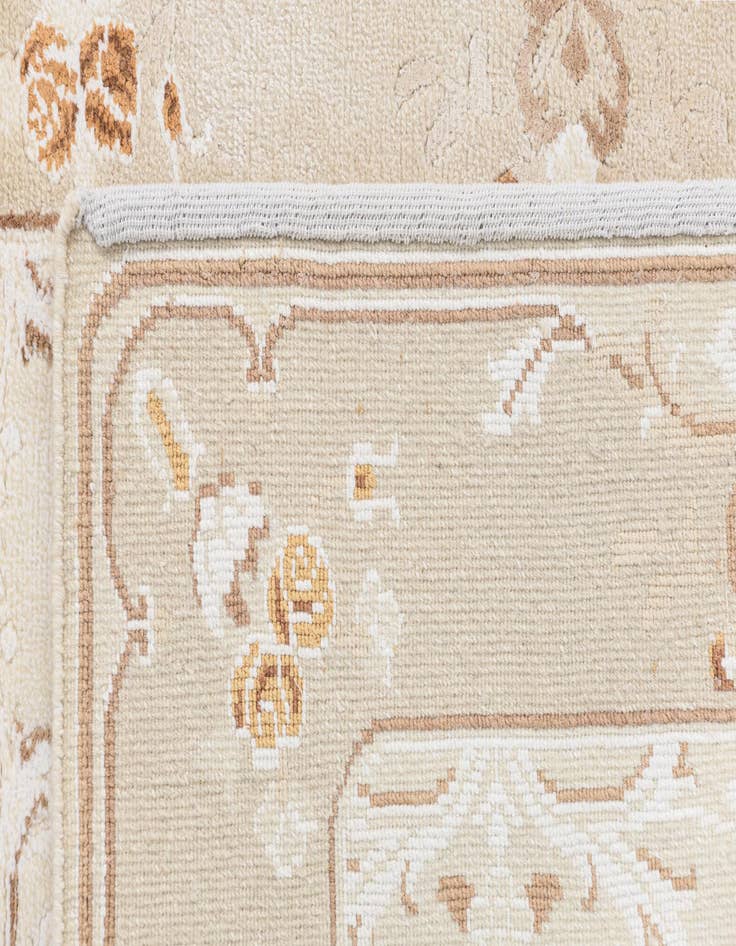 Detail image of 3' x 4' 11  Hand Knotted Darya Wool Rug