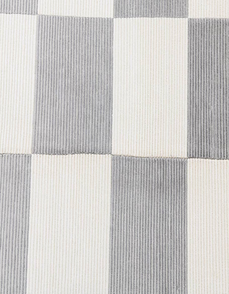 Detail image of 5' 7 x 8' 1 Darya Rug