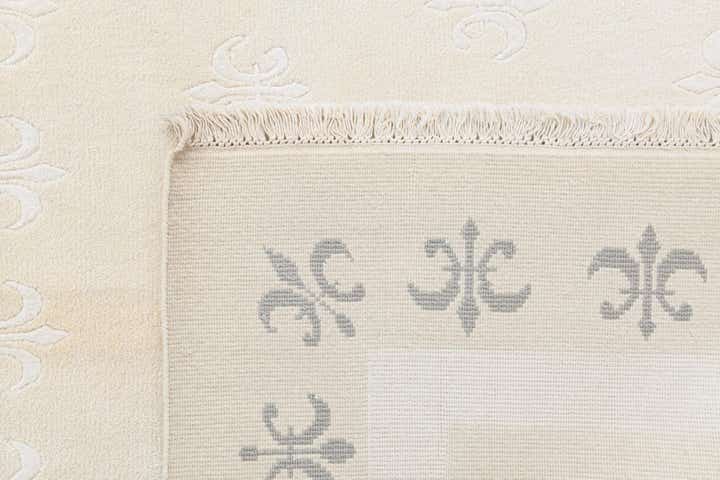 5' 8 x 8' Hand Knotted Darya Wool Rug