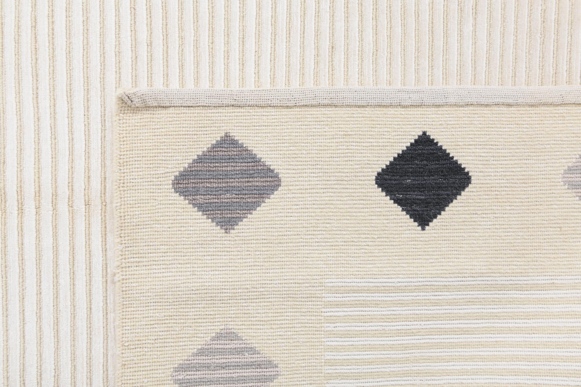 5' 9 x 8' Hand Knotted Darya Wool Rug