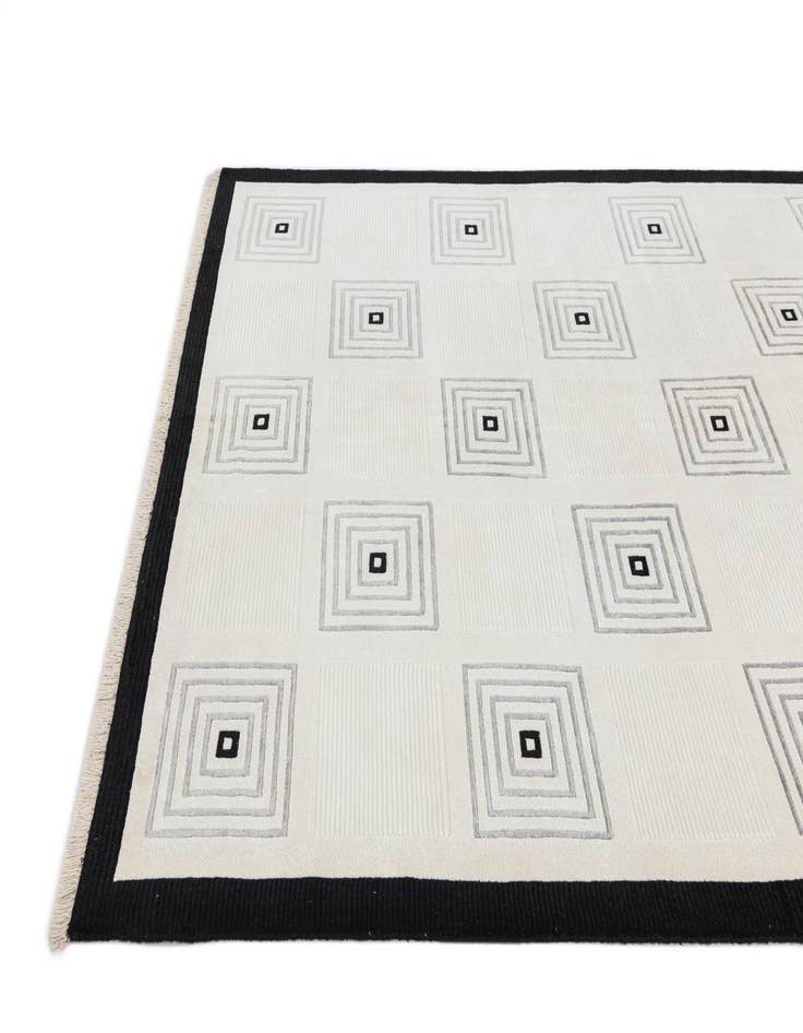 Detail image of 5' 7 x 7' 11  Hand Knotted Darya Wool Rug