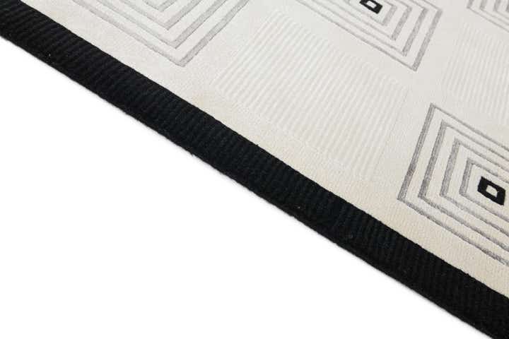 5' 7 x 7' 11 Hand Knotted Darya Wool Rug