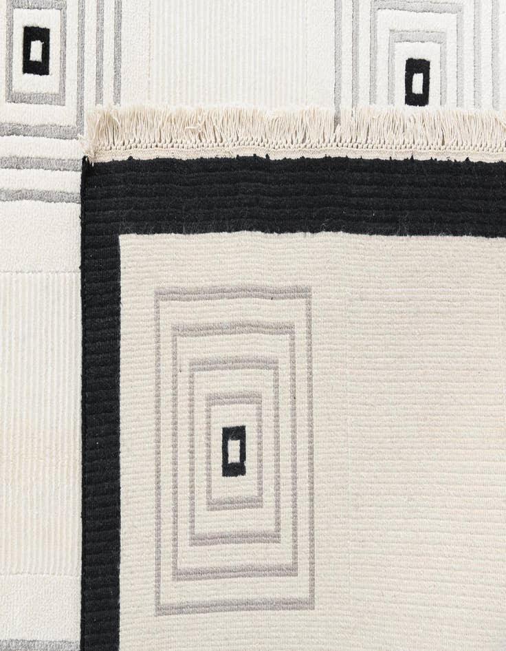 Detail image of 5' 7 x 7' 11  Hand Knotted Darya Wool Rug