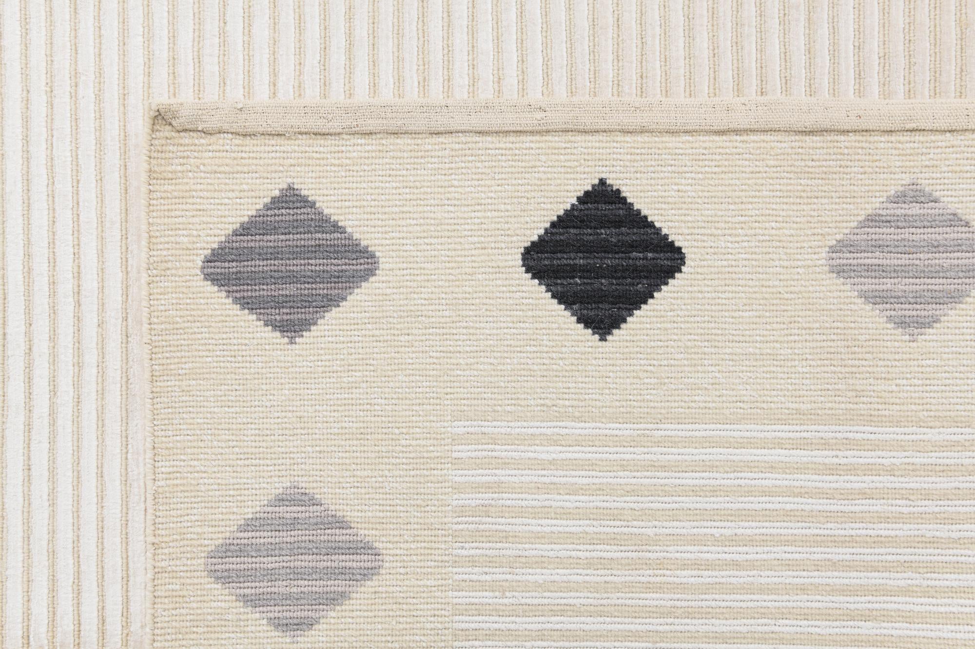 5' 7 x 7' 11 Hand Knotted Darya Wool Rug