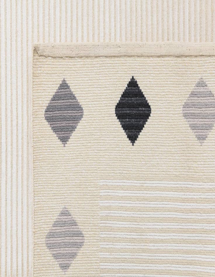 Detail image of 5' 7 x 7' 11  Hand Knotted Darya Wool Rug