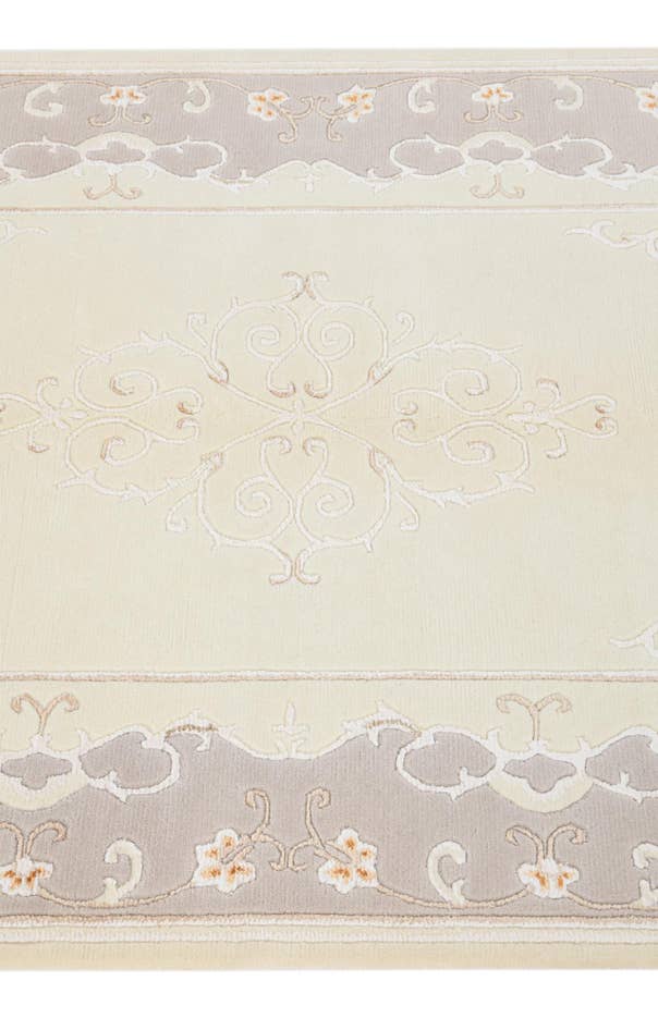 Detail image of 3' 11 x 5' 11 Hand Knotted Darya Wool Rug