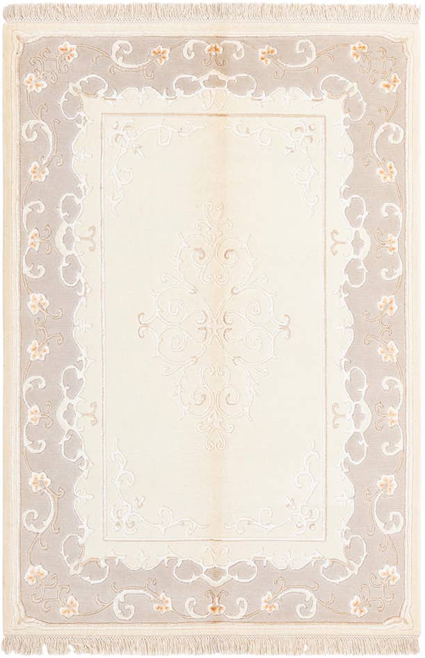 Detail image of 4' 1 x 6' Hand Knotted Darya Wool Rug