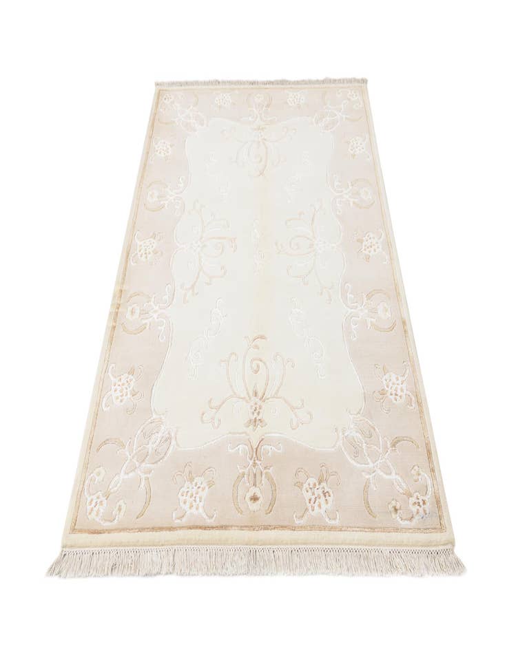 Detail image of 4' 1 x 6' 2  Hand Knotted Darya Rug