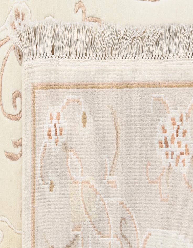 Detail image of 4' 1 x 6' 2  Hand Knotted Darya Rug