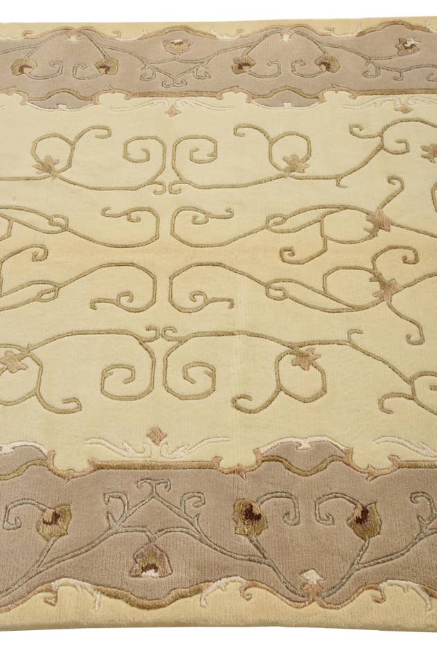 Detail image of 4' 2 x 5' 11 Hand Knotted Darya Rug