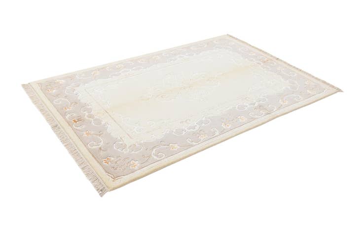 Detail image of 4' 1 x 6' Hand Knotted Darya Wool Rug