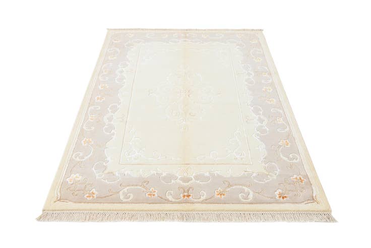 Detail image of 4' 1 x 6' Hand Knotted Darya Wool Rug